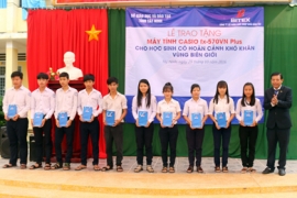 BITEX trao 50 máy tính Casio fx-570VN Plus cho học sinh khó khăn vùng biên giới Tây Ninh