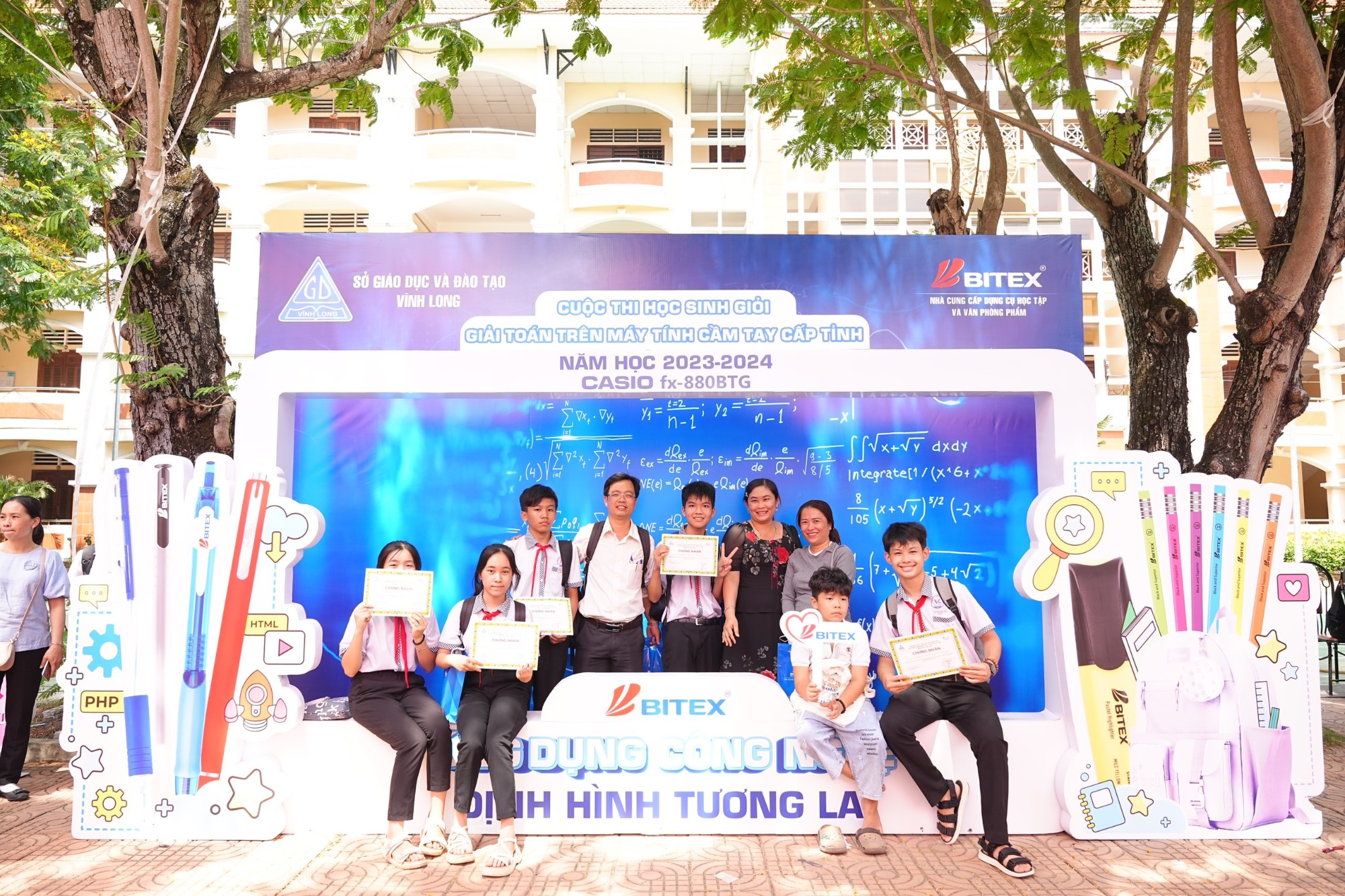 Cuộc thi học sinh giỏi giải toán trên máy tính cầm tay tại tỉnh Vĩnh Long