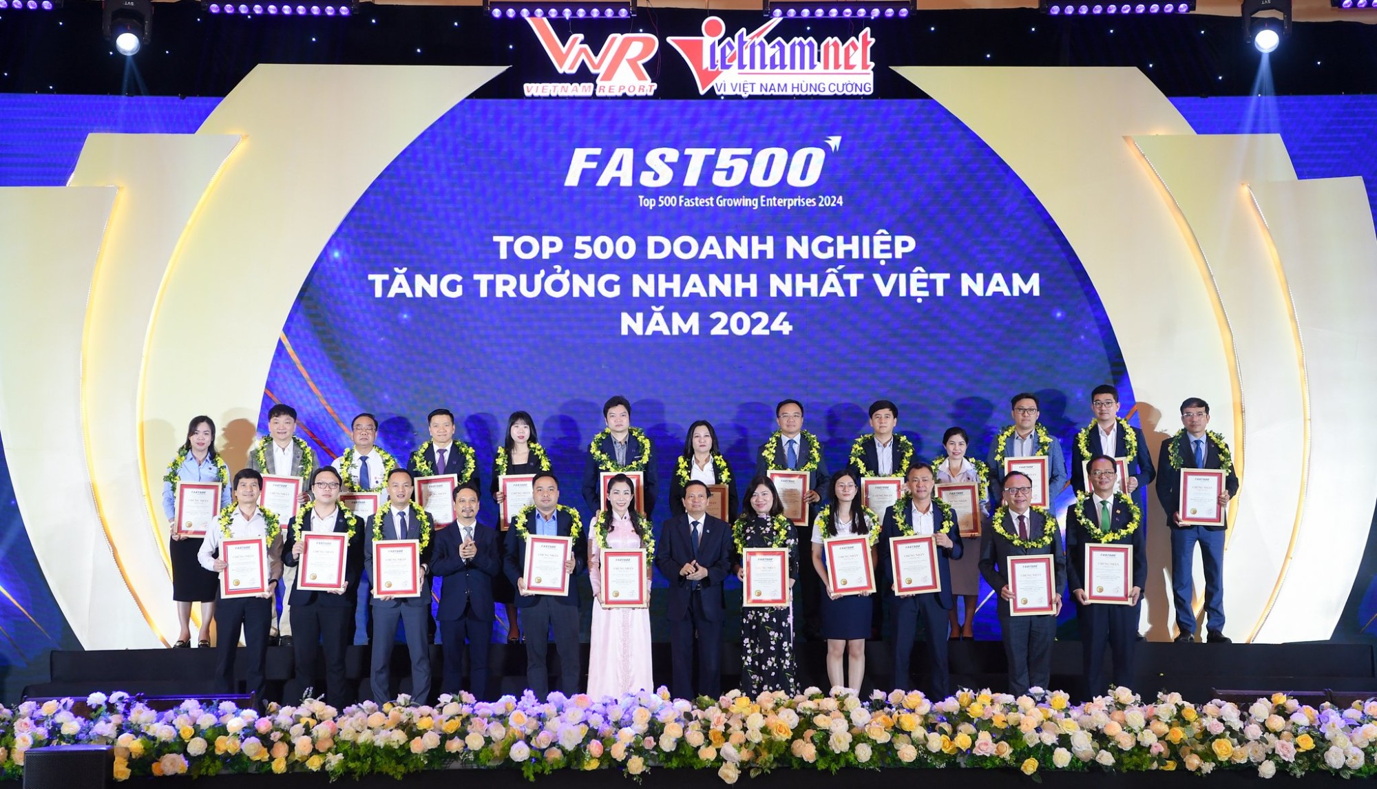 Lễ công bố “Top 500 doanh nghiệp tăng trưởng nhanh nhất Việt Nam” đã được tổ chức thành công tại Hà Nội vào ngày 24/04/2024